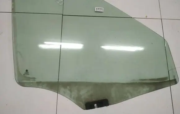Fiat Doblo Front door window glass four-door as2