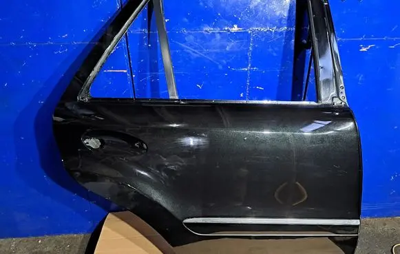 Mercedes-Benz ML W164 Rear door 