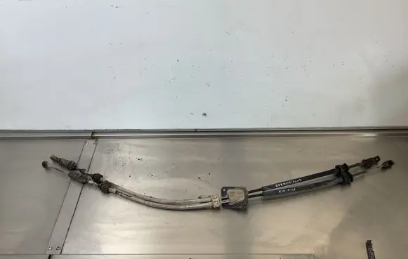 Toyota Avensis T250 Gear shift cable linkage 
