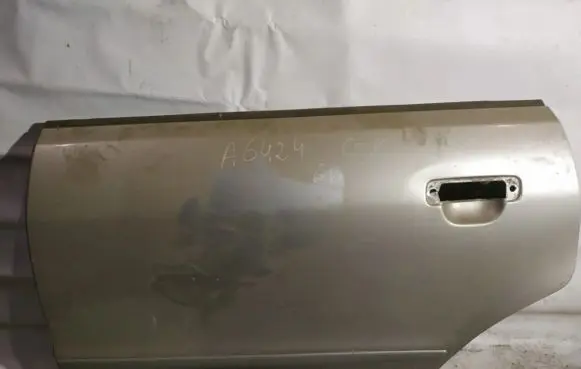 Audi A4 S4 B5 8D Rear door pilkos