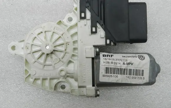 Volkswagen Touran I Rear door window regulator motor 1K0959703B 1K0959703E