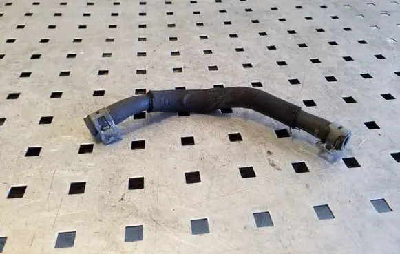 Engine coolant pipe/hose