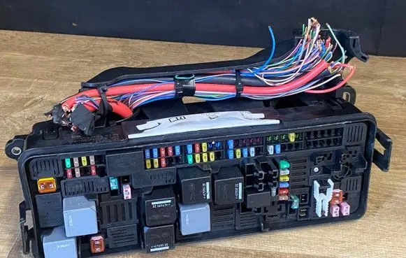 Land Rover Discovery 5 Fuse module HPLA14N030AB