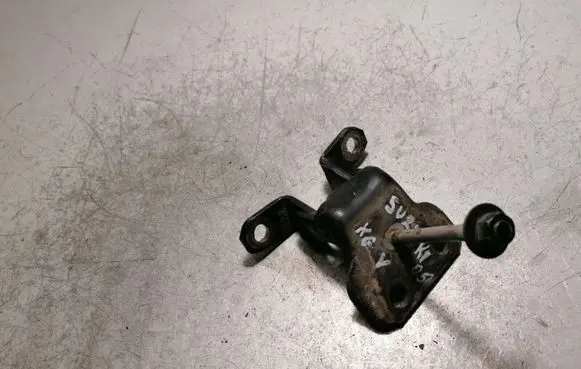 Suzuki Grand Vitara I Rear door upper hinge