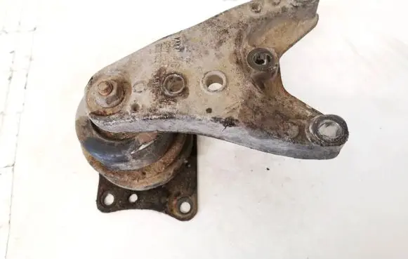 Skoda Fabia Mk2 (5J) Engine mount bracket 6q0199185ab