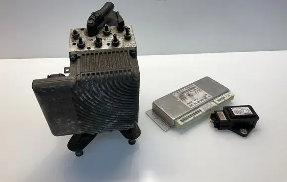 Mercedes-Benz E W211 ABS Pump A0054319712 0265250111 0054319712