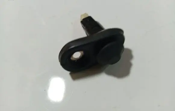 Toyota Avensis T250 Front door sensor