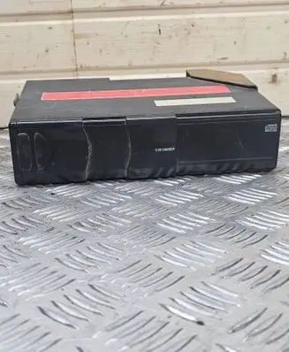 BMW 5 E39 CD/DVD changer 6913388