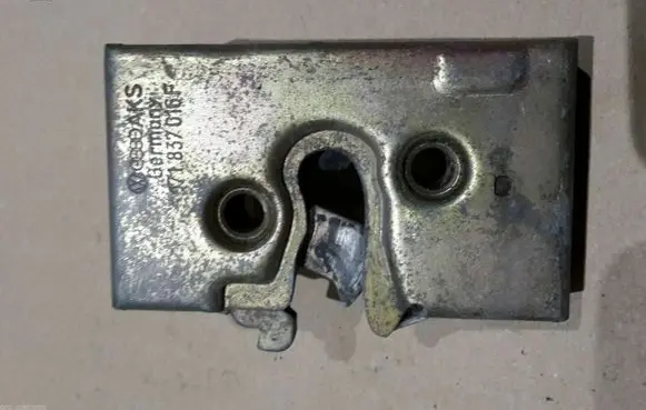 Volkswagen Caddy Front door lock 171837016F