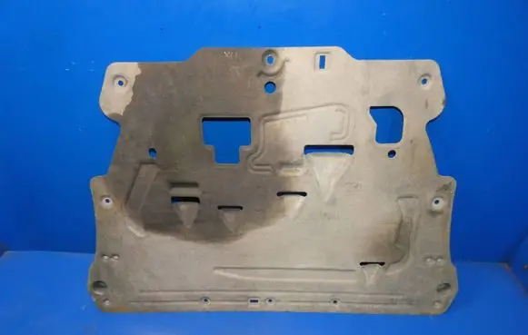 Volvo XC90 Engine splash shield/under tray 