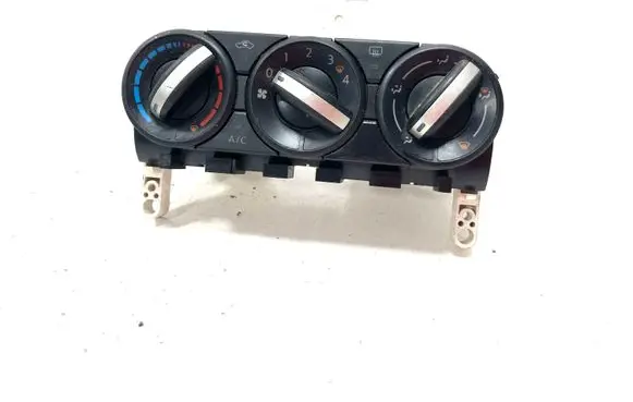 Nissan Qashqai Climate control unit 8C07