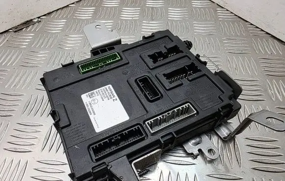 Nissan Qashqai Comfort/convenience module 284B14CB0B S18192107E