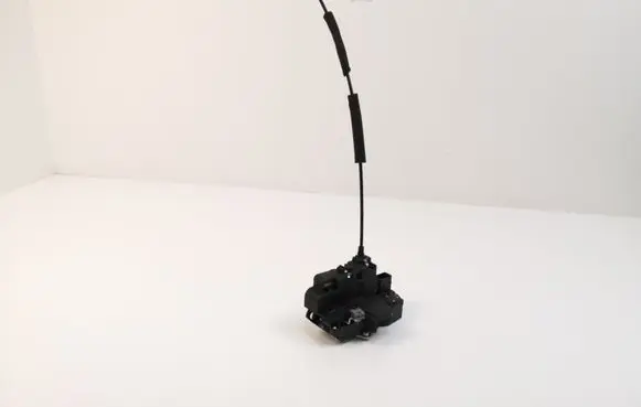 Chevrolet Captiva Front door lock