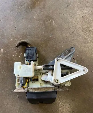 Volvo XC70 Tailgate/trunk/boot lock/catch/latch 30716331 01048346005