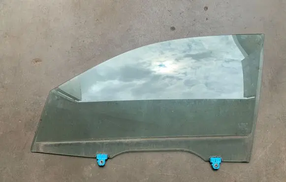 Mitsubishi Outlander Front door window glass four-door NSGM408 43R00014