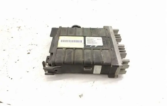 Volkswagen PASSAT B4 Engine control unit/module 443907311B 0261200261