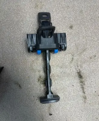 Volkswagen Tiguan Front door check strap stopper 5N0837249A