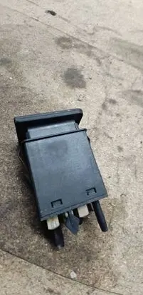 Volkswagen Golf IV Windscreen/window heater switch 1J0959621C