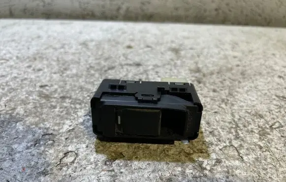 Jeep Patriot Electric window control switch 04602933AA 2746A