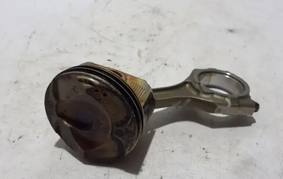 Subaru Forester SK Piston with connecting rod 12013AC050