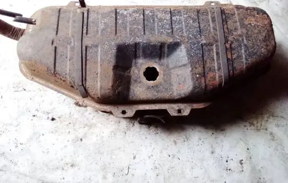 Mercedes-Benz E W210 Fuel tank 