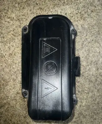 BMW 5 GT F07 Fuse box cover 7555189