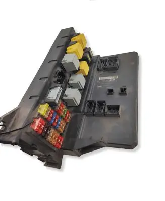 Mercedes-Benz Sprinter W906 Fuse module A9069006303 A9069024301 A9069017501