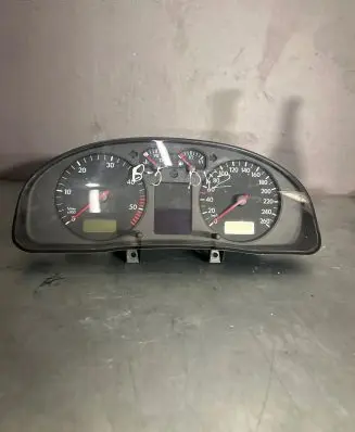 Volkswagen PASSAT B5 Speedometer (instrument cluster) 3B0920822A 0263623024 2121130301