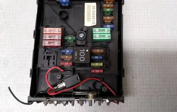 Volkswagen Golf V Fuse box set 1K0937125A 351649510