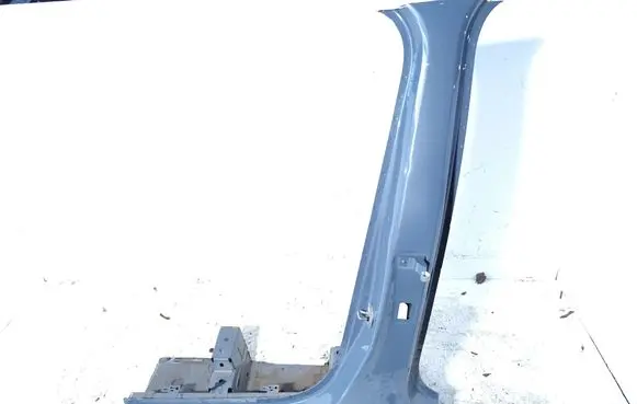 Volvo XC40 Pillar (middle) 
