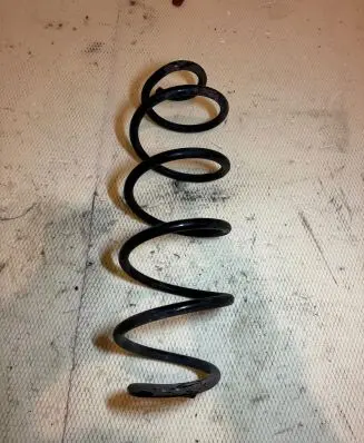 Peugeot 3008 II Rear coil spring