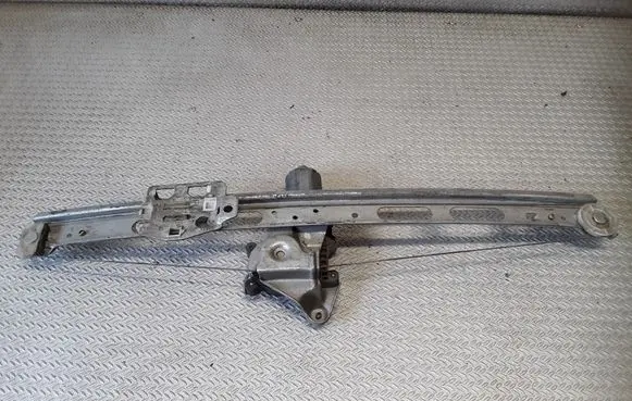 Mercedes-Benz A W168 Front door window regulator with motor 0130821672