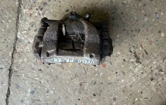 Toyota Verso Front brake caliper