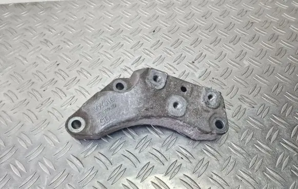 Volkswagen Golf VII Engine mounting bracket 1K0199117