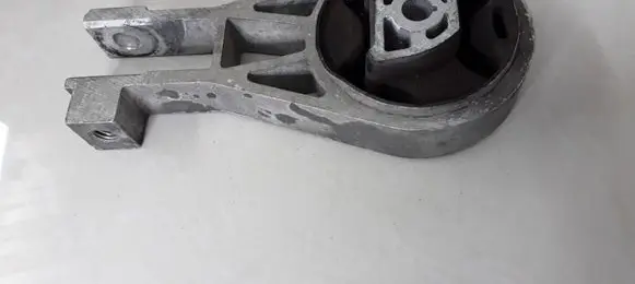 Opel Corsa D Gearbox mount 55703436 633374681 2205091