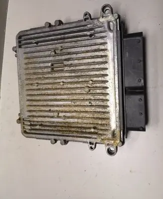 Chrysler Voyager Engine control unit/module 0281013530 P05187070AH 1039S24364