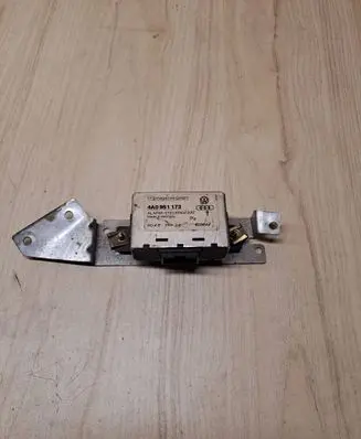 Audi A6 S6 C5 4B Alarm control unit/module 4A0951173