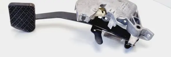 Mercedes-Benz E W210 Brake pedal 2102900619