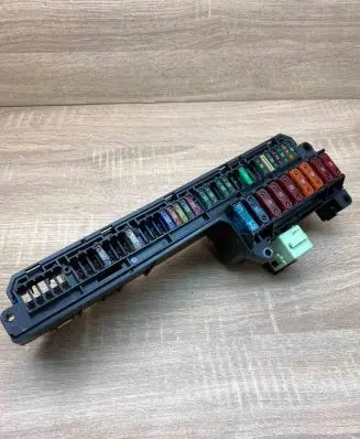 BMW 5 E60 E61 Fuse box set 6932452 10688710