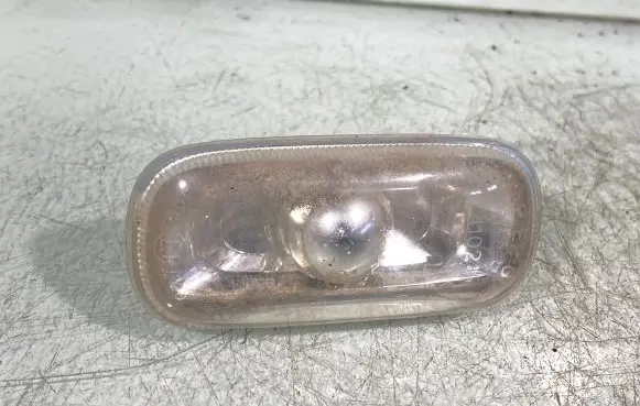 Audi A4 S4 B7 8E 8H Front fender indicator light 8E0949127