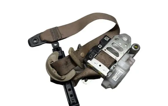 Lexus GS 300 350 430 450H Front seatbelt J082512 1J090331