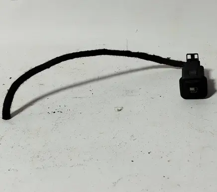 Volkswagen PASSAT B5 Fuel tank opening switch 3B0959833A