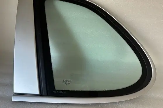 Porsche Cayenne (9PA) Rear side window 7L5845297 7L5845297AT
