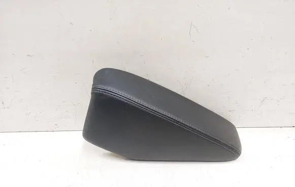 Mitsubishi Outlander Front door interior handle trim 7221B167 3H45X