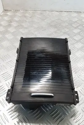 Cup holder front