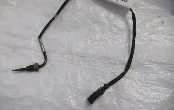 Audi A4 S4 B9 8W Exhaust gas temperature sensor 8W0906088E