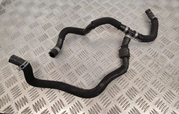 Volvo V40 Engine coolant pipe/hose 31474985