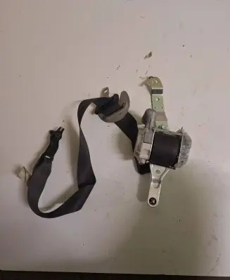 Subaru Outback Front seatbelt