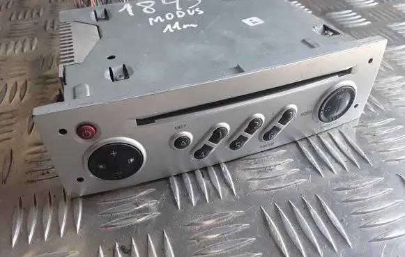 Renault Modus Radio/CD/DVD/GPS head unit 8200633632