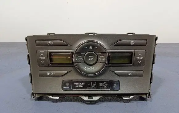 Toyota Auris 150 Climate control unit 55900-02220